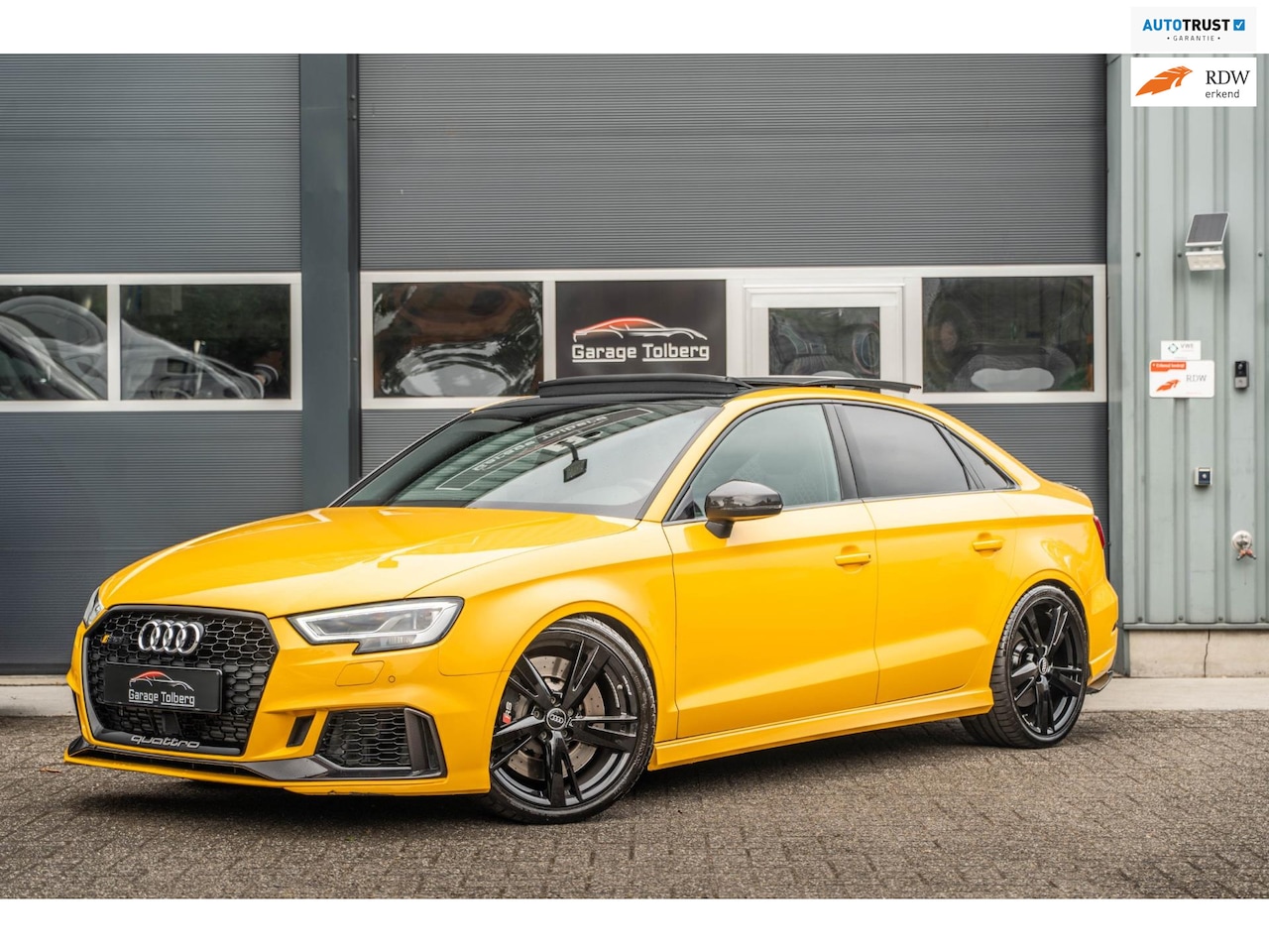Audi RS3 - Quattro 2.5-400PK, panoramadak, virtueel cockpit en heeft maar 29070 km gelopen. Officiele - AutoWereld.nl