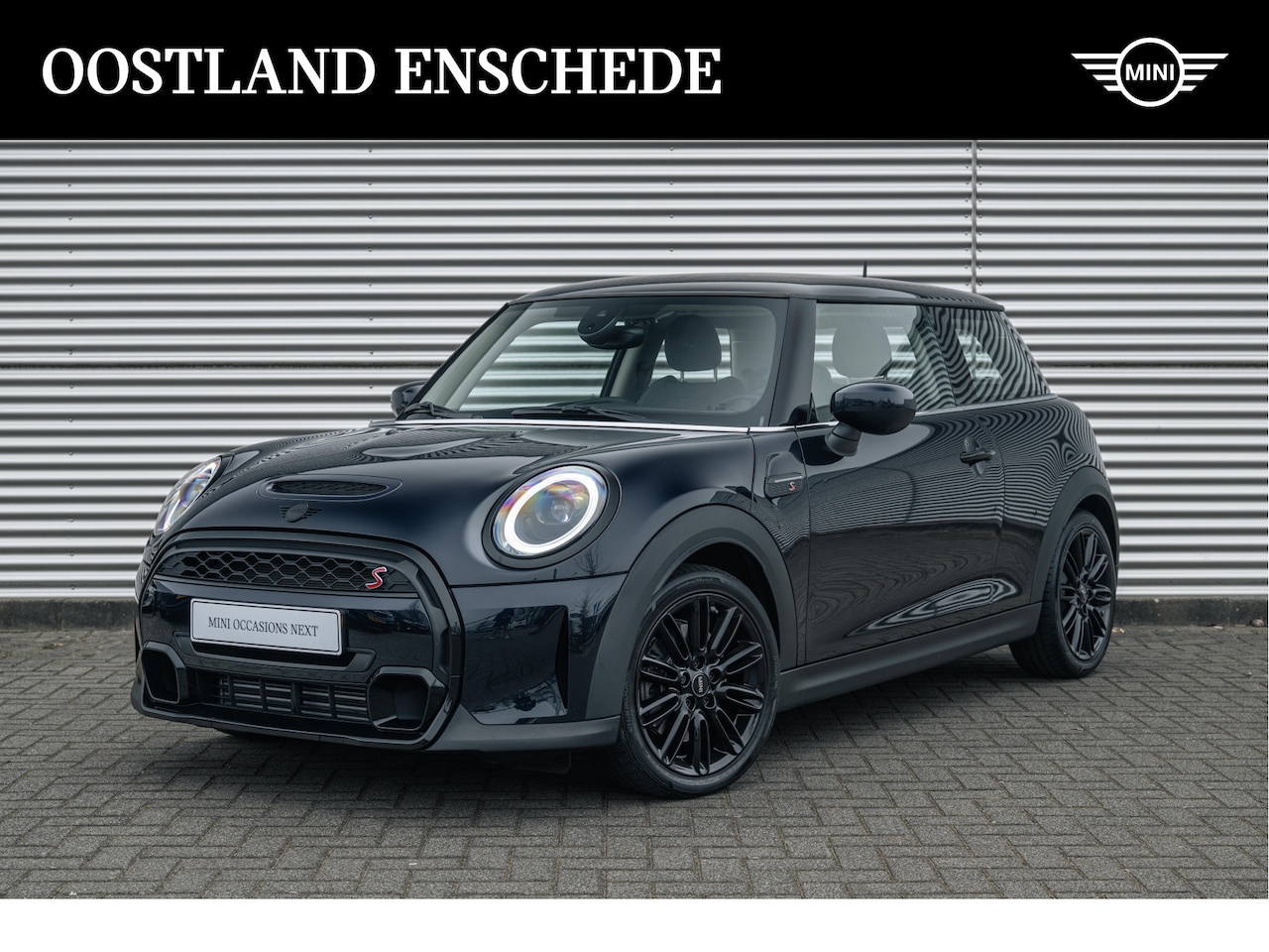 MINI Cooper S - Classic Automaat / Sportstoelen / LED / PDC / Airconditioning / Cruise Control / Navigatie - AutoWereld.nl