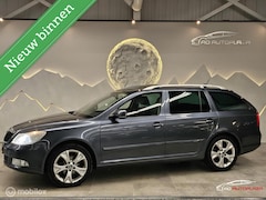 Skoda Octavia Combi - 1.8 TSI Elegance Business Line Schuifdak/Stoelverwarming