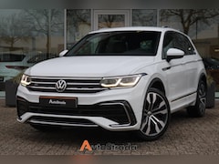 Volkswagen Tiguan - 1.5 R-Line TSI 150pk DSG | ACC | Climate | Stoelverwarming | Dodehoek | Keyless | IQ-LED