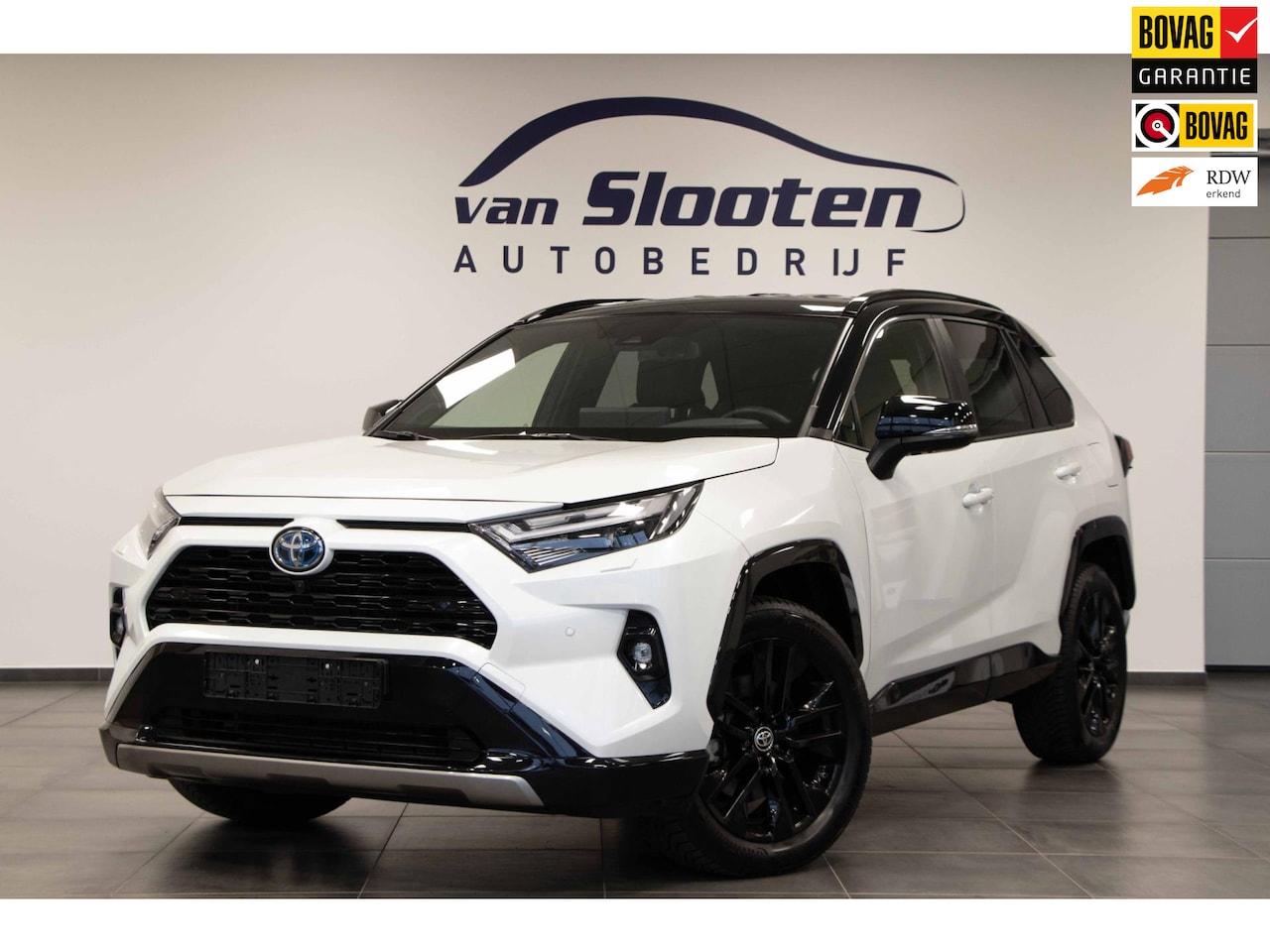 Toyota RAV4 - 2.5 Hybrid Style Bi-Tone| 360 Camera| DAB| Adaptive Cruise| Xenon| Stuurverwarming - AutoWereld.nl