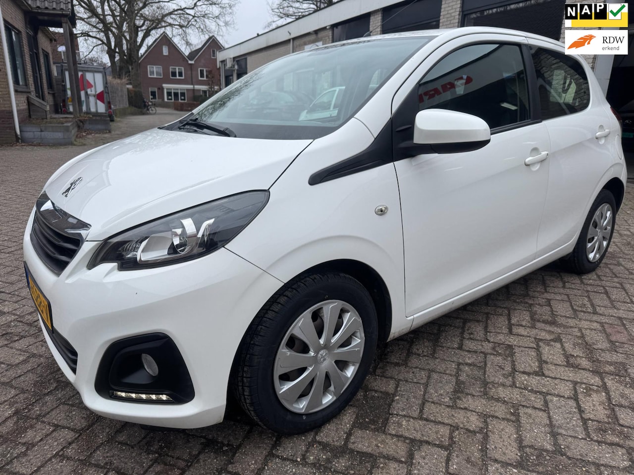 Peugeot 108 - 1.0 e-VTi Active AIRCO ORG 131697 KM NAP O.H BOEKJES VOLLEDIG ONDERHOUDEN GEHAD.4X NW BAND - AutoWereld.nl