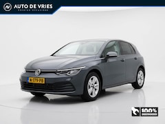 Volkswagen Golf - 1.5 TSI 131pk Life | Navigatie | 17" Velgen | Privacy glass