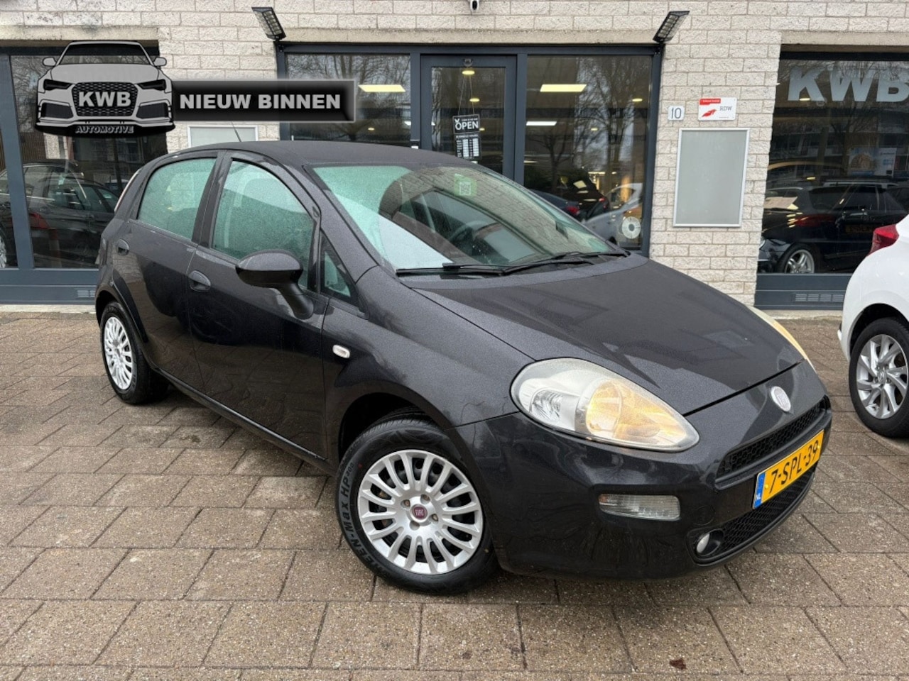 Fiat Punto Evo - 1.2 Pop 5Drs 4Nieuwe banden Distri VV - AutoWereld.nl