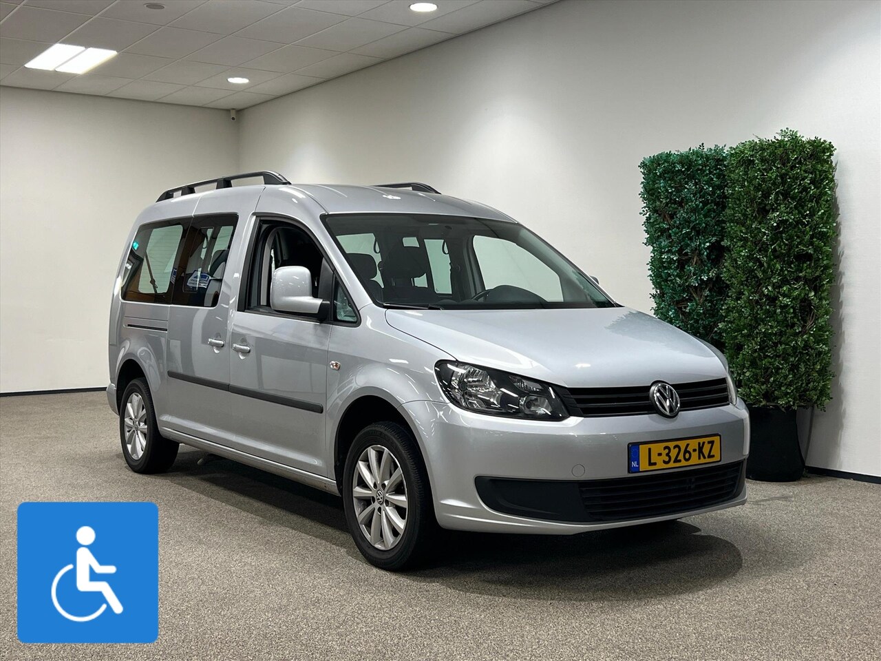 Volkswagen Caddy Maxi - Rolstoelauto 5+1 - AutoWereld.nl