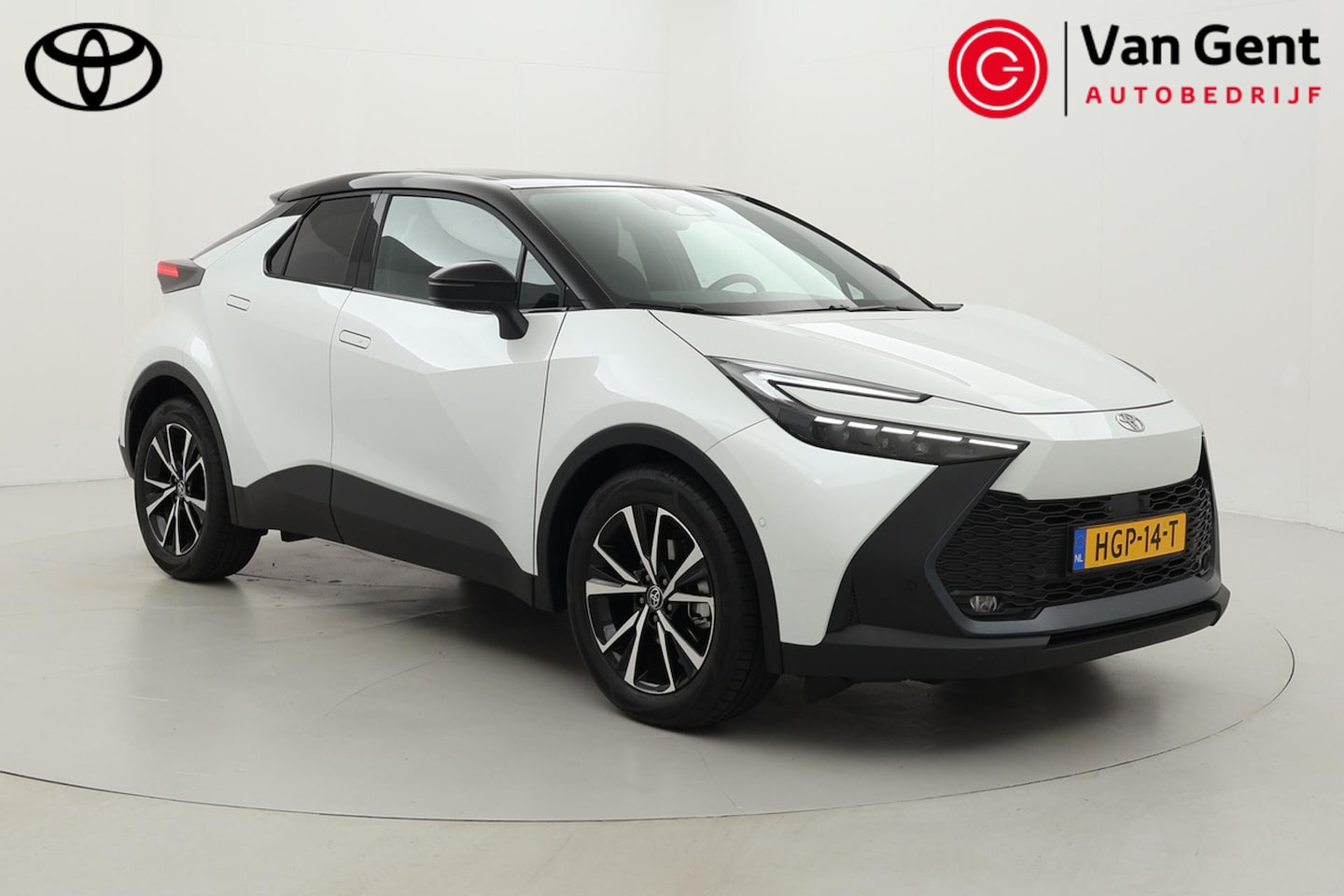 Toyota C-HR - 1.8 Hybrid 140 First Edition | Apple Carplay / Android Auto | 360 camera | Dodehoek detect - AutoWereld.nl