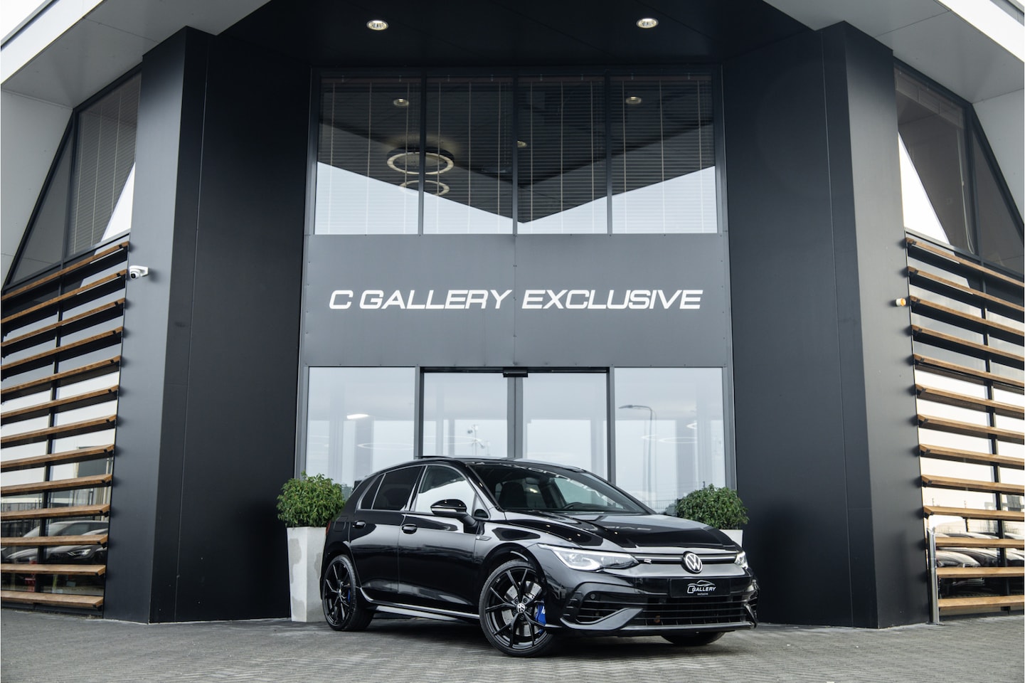 Volkswagen Golf - 2.0 TSI R 4Motion - Panorama | H&K | Stoelkoeling | Memory | Stuurverwarming - AutoWereld.nl