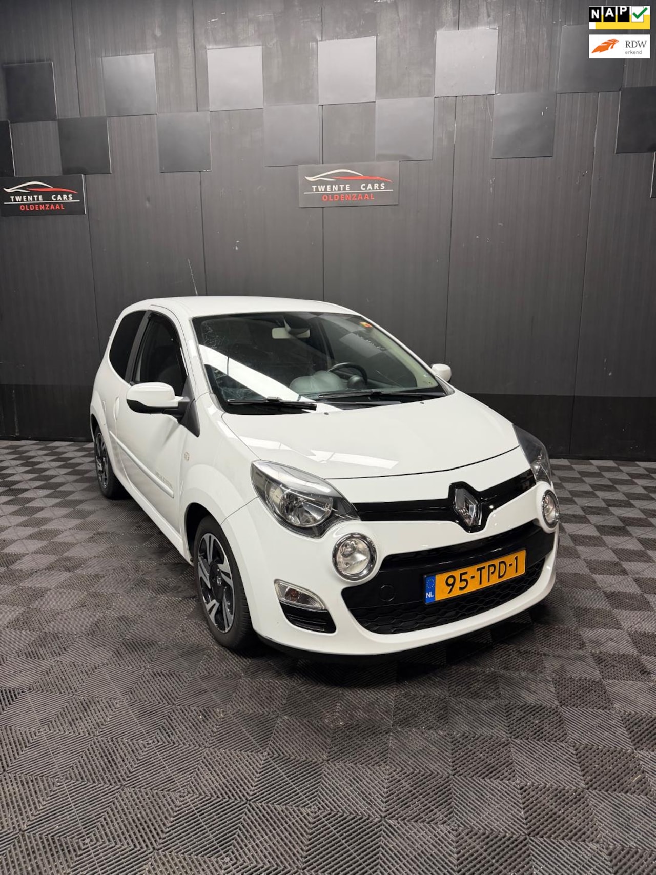 Renault Twingo - 1.5 dCi Dynamique | Clima | Cruise | Nieuwe APK | - AutoWereld.nl