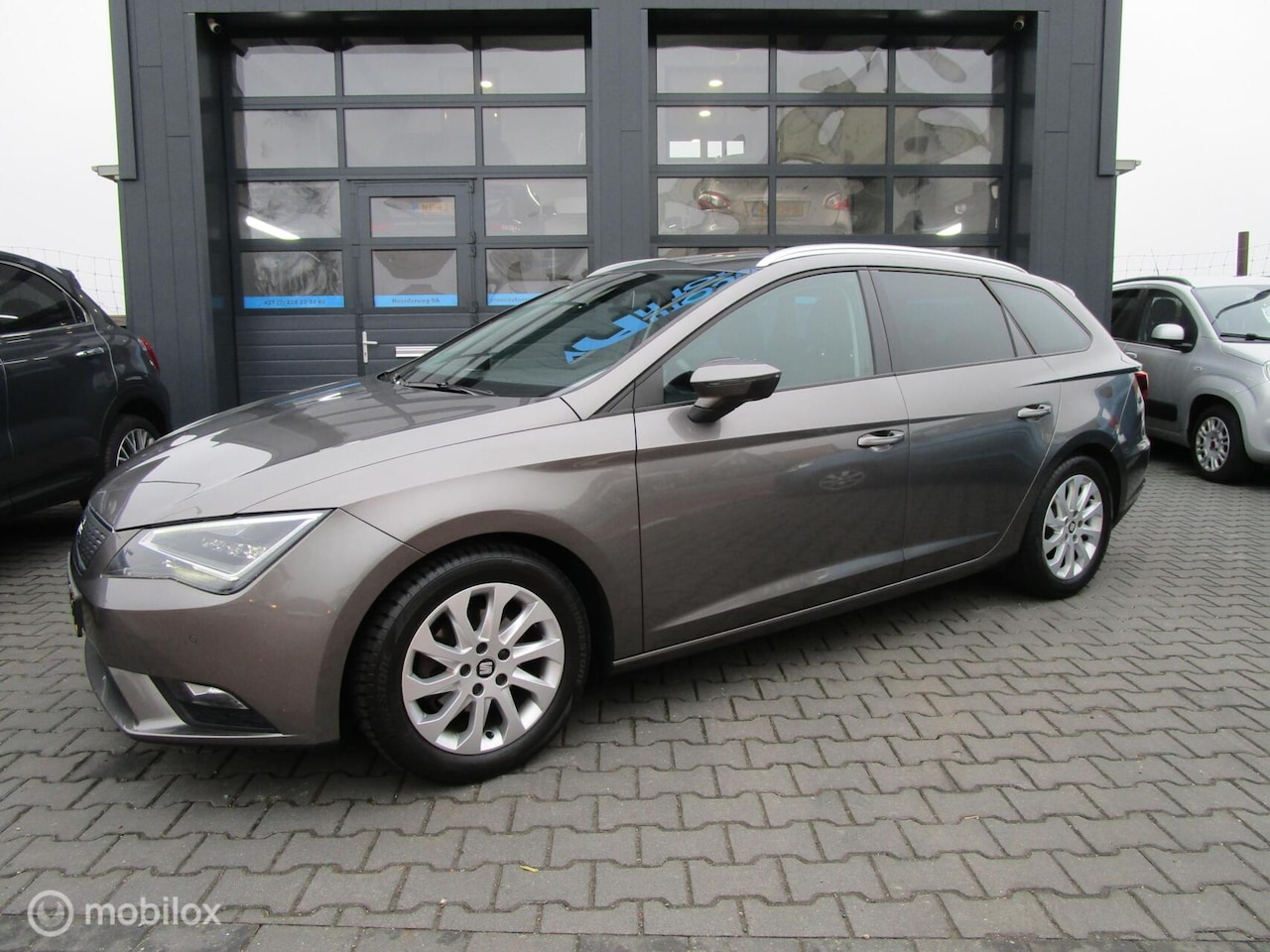 SEAT Leon ST - 1.0 EcoTSI Style Connect Camera Trekhaak Cruise Navigatie - AutoWereld.nl
