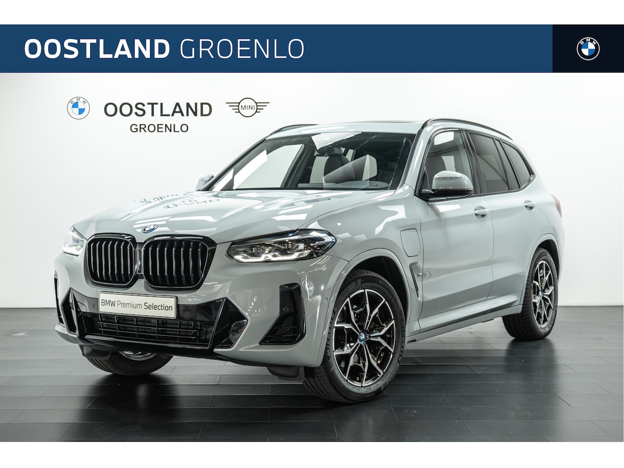 BMW X3 - xDrive30e High Executive M Sport Automaat / Panoramadak / Trekhaak / Sportstoelen / Achter - AutoWereld.nl