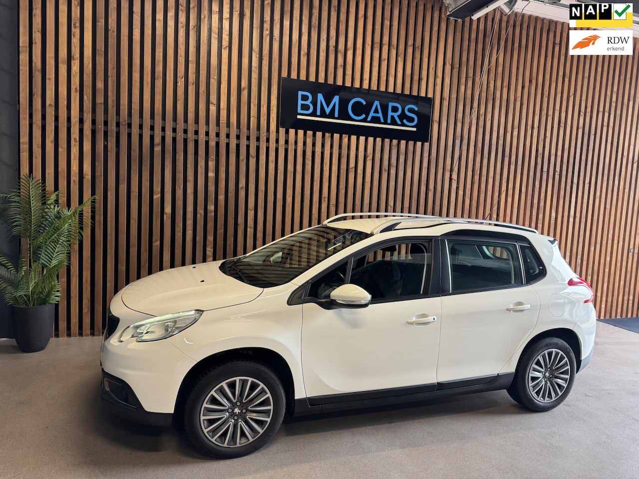 Peugeot 2008 - 1.2 PureTech Blue Lion Airco, Navigatie, 2e Eig! - AutoWereld.nl