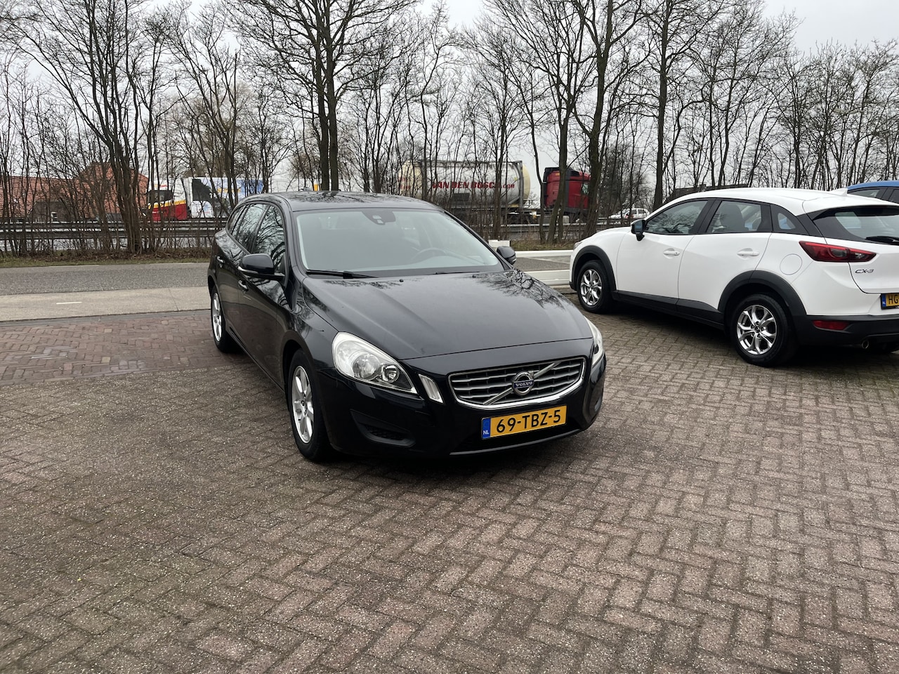 Volvo V60 - 1.6 T3 TREKHAAK CLIMA NAVI CRUISE - AutoWereld.nl