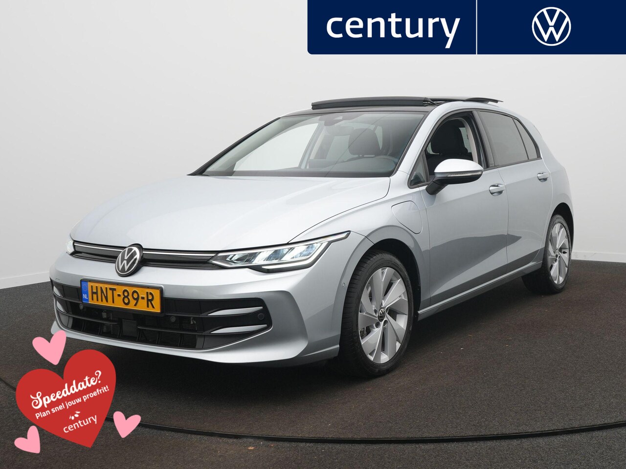 Volkswagen Golf - 1.5 eHybrid Life Edition Panoramadak / Camera / Clima - AutoWereld.nl