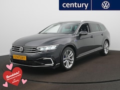 Volkswagen Passat Variant - 1.4 TSI PHEV GTE Business Navigatie - ACC - Camera - Stoelverwarming - Trekhaak - LED