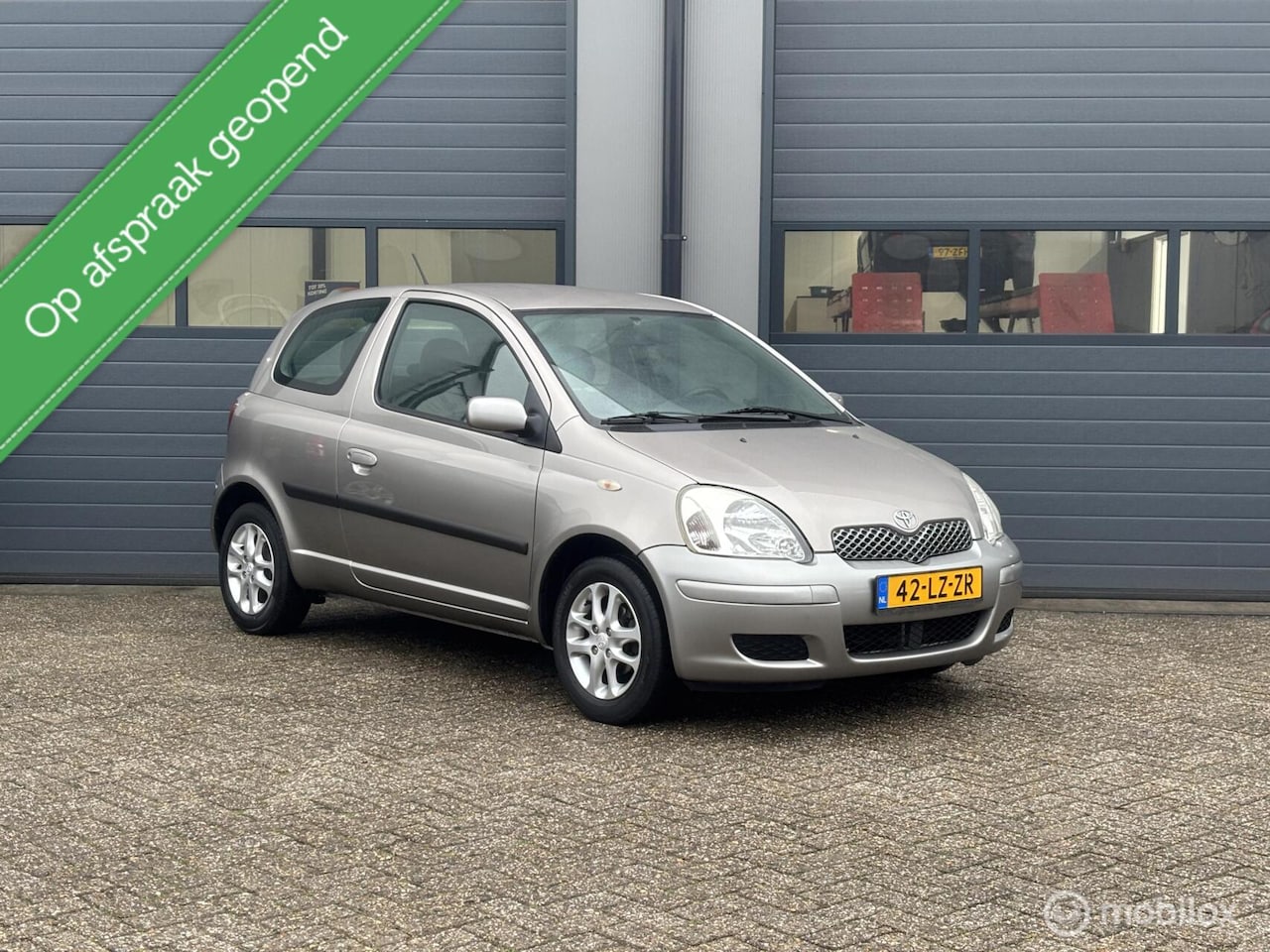 Toyota Yaris - 1.0 VVT-i Sol Uitvoering _109.Dkm Nap // 2e Eig - AutoWereld.nl