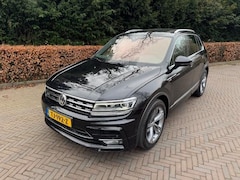 Volkswagen Tiguan - 1.4TSI 150PK 4MOTION HIGHLINE BUSINESS R/PANO/XENON/CAMERA/WINTERSET/VIRTDASH