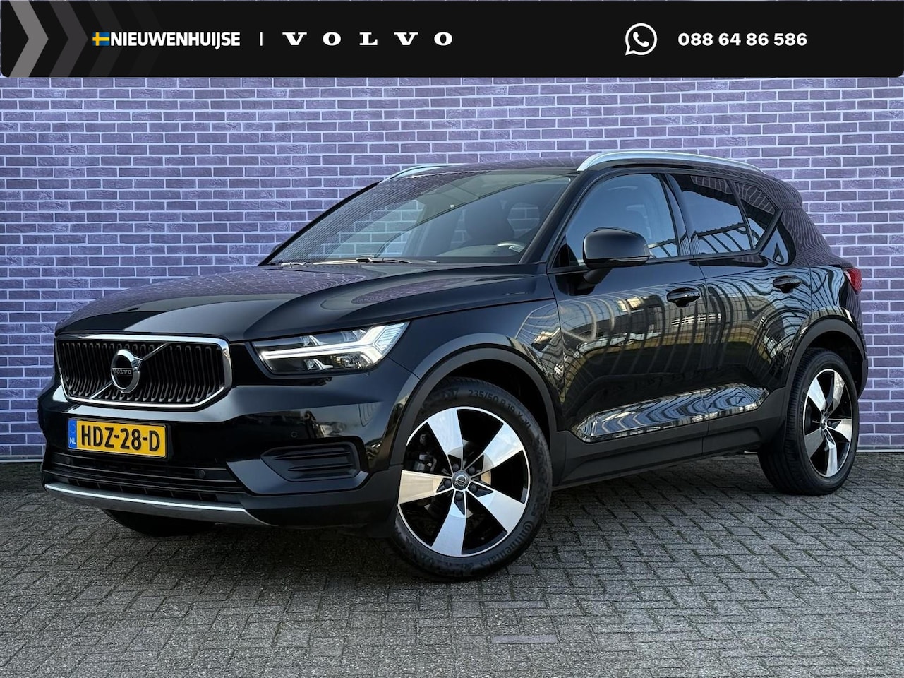 Volvo XC40 - 1.5 T3 Momentum Pro | Stoelverwarming | Keyless entry/start | 19"lm velgen | Parkeersensor - AutoWereld.nl