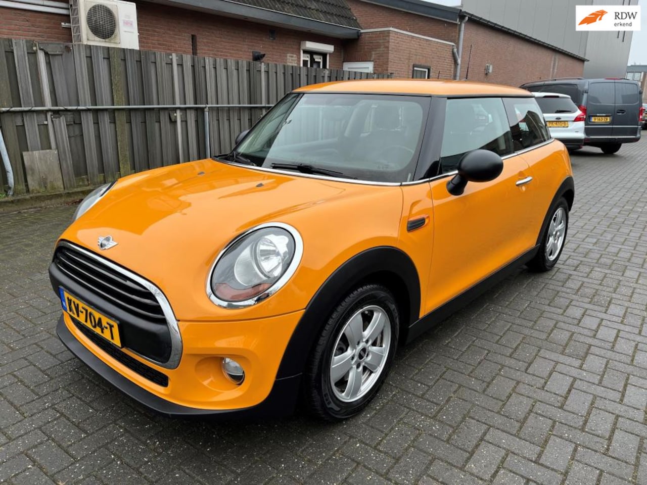 MINI One - Mini 1.2 Salt Business Navi Cruise Control Airco - AutoWereld.nl