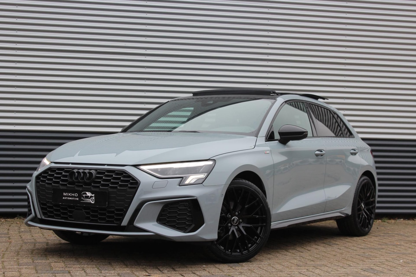 Audi A3 Sportback - 35 TFSI 3x S-line| Panoramadak | B&O | RS Seats | Camera | Black optik | Dodehoek detectie - AutoWereld.nl