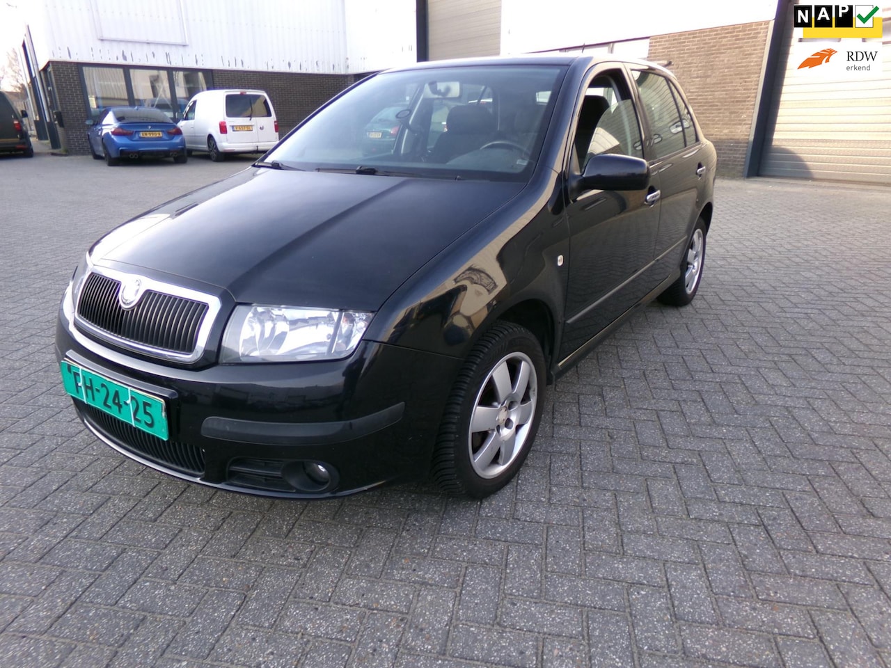 Skoda Fabia - 1.4-16V Equipe plus apk 02/2027 - AutoWereld.nl