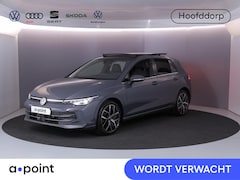 Volkswagen Golf - 1.5 eTSI 50 Jahre Edition 150 pk Automaat (DSG) | Navigatie | Panoramadak | Parkeersensore