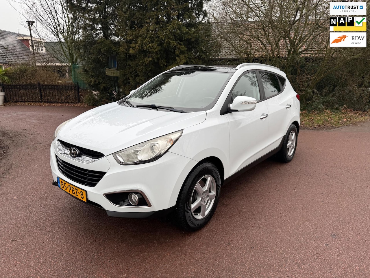 Hyundai ix35 - 2.0i Style / Airco / Pano / NAP / Aux / Trekhaak / Apk - AutoWereld.nl