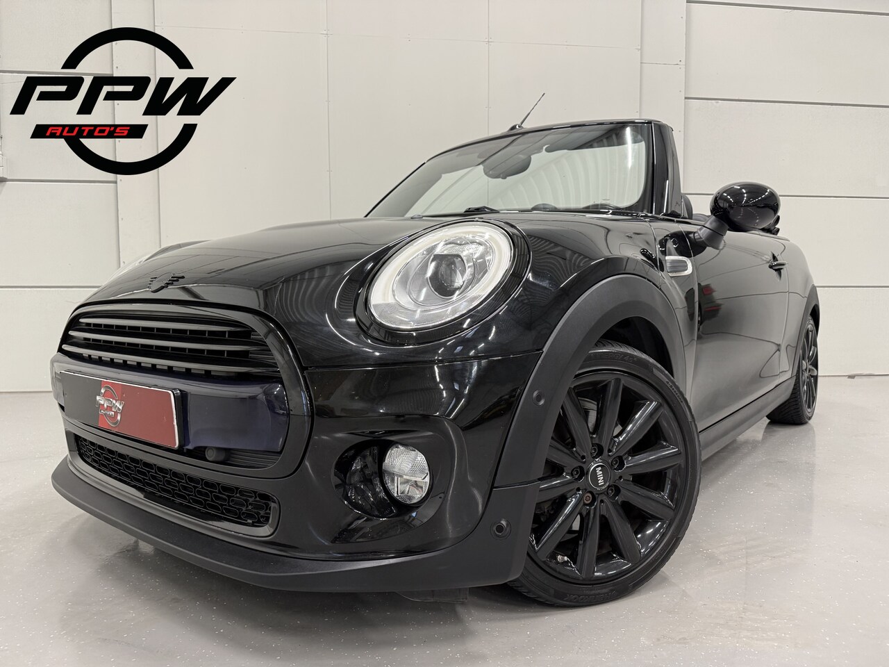 MINI Cabrio - 1.5 Cooper Chili Aut. BLACK ALL BLACK LED/LEER MINI YOURS/NAVI-PRO/SFEER/KEYLESS/BLACK-PAC - AutoWereld.nl