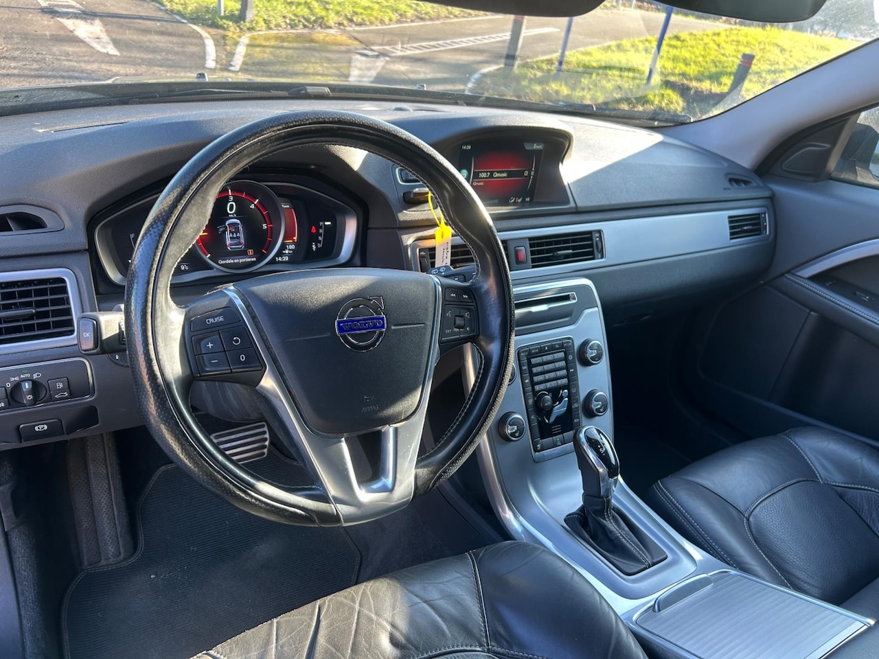 Volvo V70 - 2.0 D4 2016 Euro 6 | Automaat | Leer | Memory | Stoelvr - AutoWereld.nl