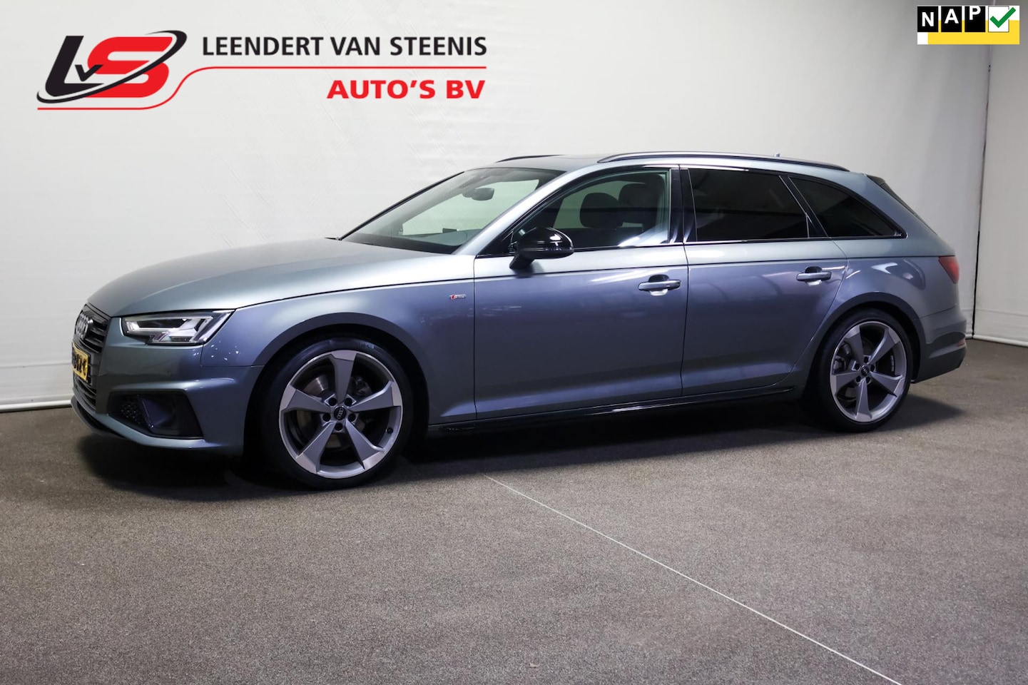 Audi A4 Avant - 35 TFSI Sport S line black edition 35 TFSI Sport S line black edition - AutoWereld.nl