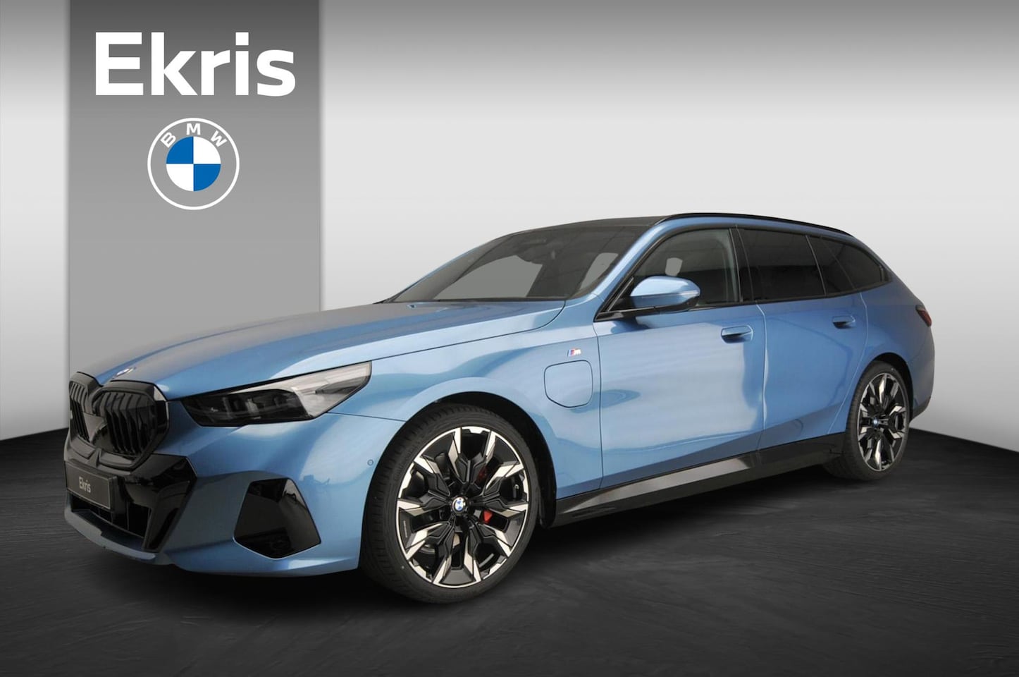 BMW 5-serie Touring - 530e | M Sportpakket Pro | Individual Lak | Innovation Pack | Comfort Pack | Travel Pack | - AutoWereld.nl
