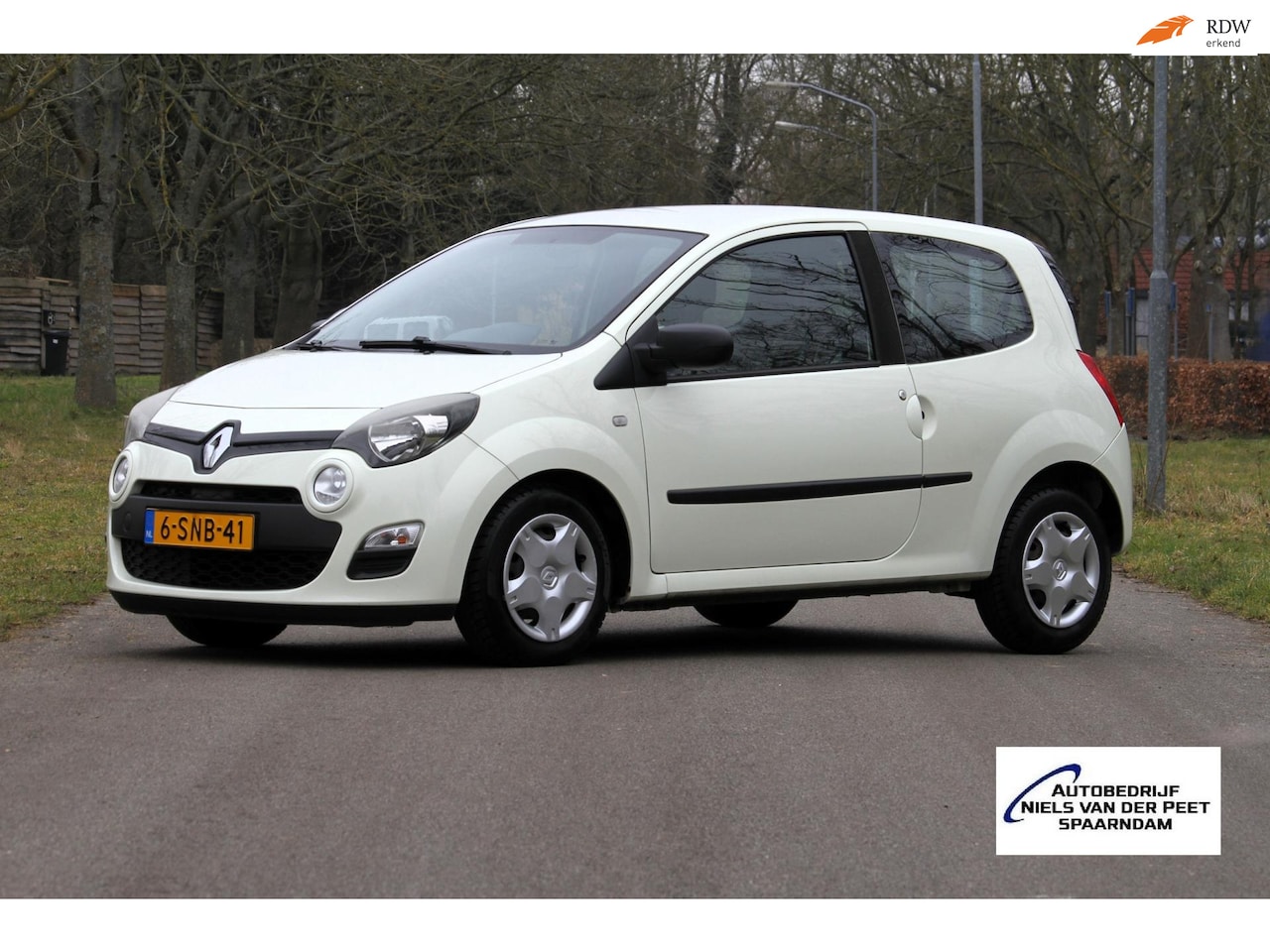Renault Twingo - 1.2 16V / Airco / Bluetooth / El.ramen / Stuurbekrachtiging / APK tot januari 2027 - AutoWereld.nl