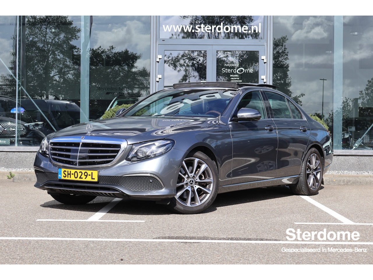 Mercedes-Benz E-klasse - 200 Exclusive l AIRMATIC luchtvering l Panoramadak l Memory l Burmerster l DISTRONIC l LED - AutoWereld.nl