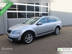 Skoda Octavia Combi - 2.0 TDI Scout 4X4 | Panoramadak | Stoelverwarming | Trekhaak
