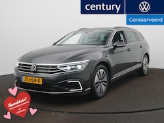 Volkswagen Passat Variant - 1.4 TSI PHEV GTE Business Panorama schuifdak - Leer - Camera - Trekhaak - Stoelverwarming
