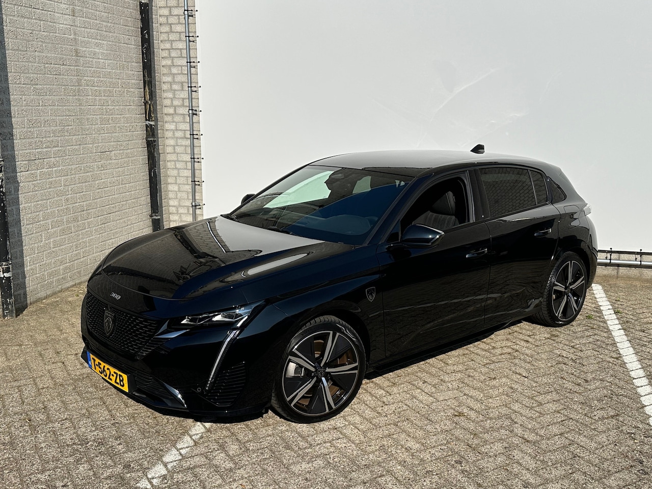 Peugeot 308 - 1.6 Plug-in Hybrid 180 GT | Achterbank in delen neerklapbaar | Achteruitrijcamera | Apple - AutoWereld.nl