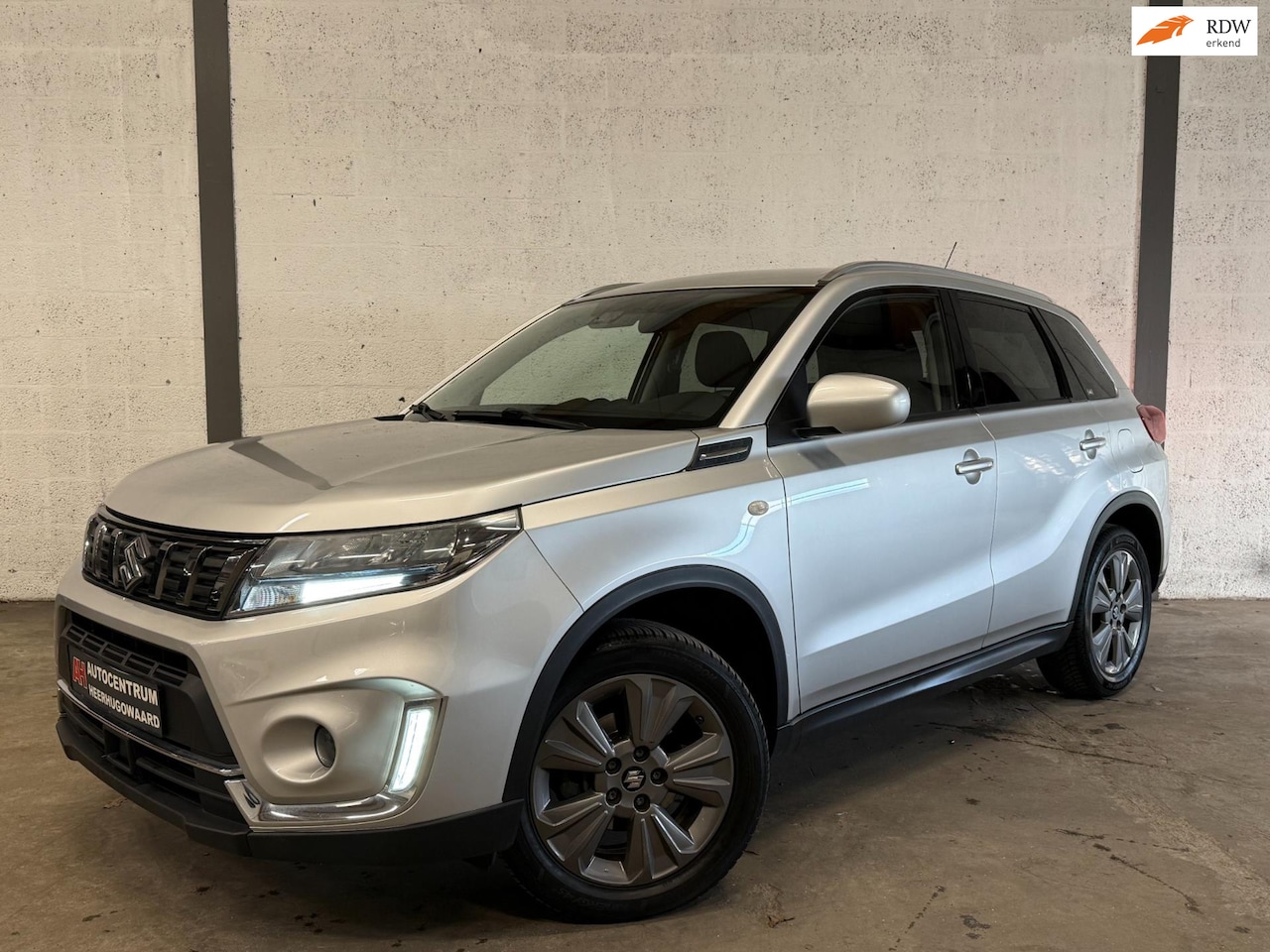 Suzuki Vitara - 1.4 Boosterjet Smart Hybrid Navi|LED|Blindspot|Dealer Onderhouden !! - AutoWereld.nl