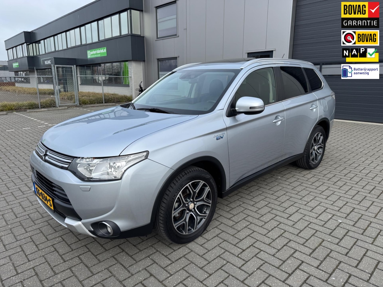 Mitsubishi Outlander - 2.0 PHEV instyle 2.0 PHEV Instyle+ - AutoWereld.nl