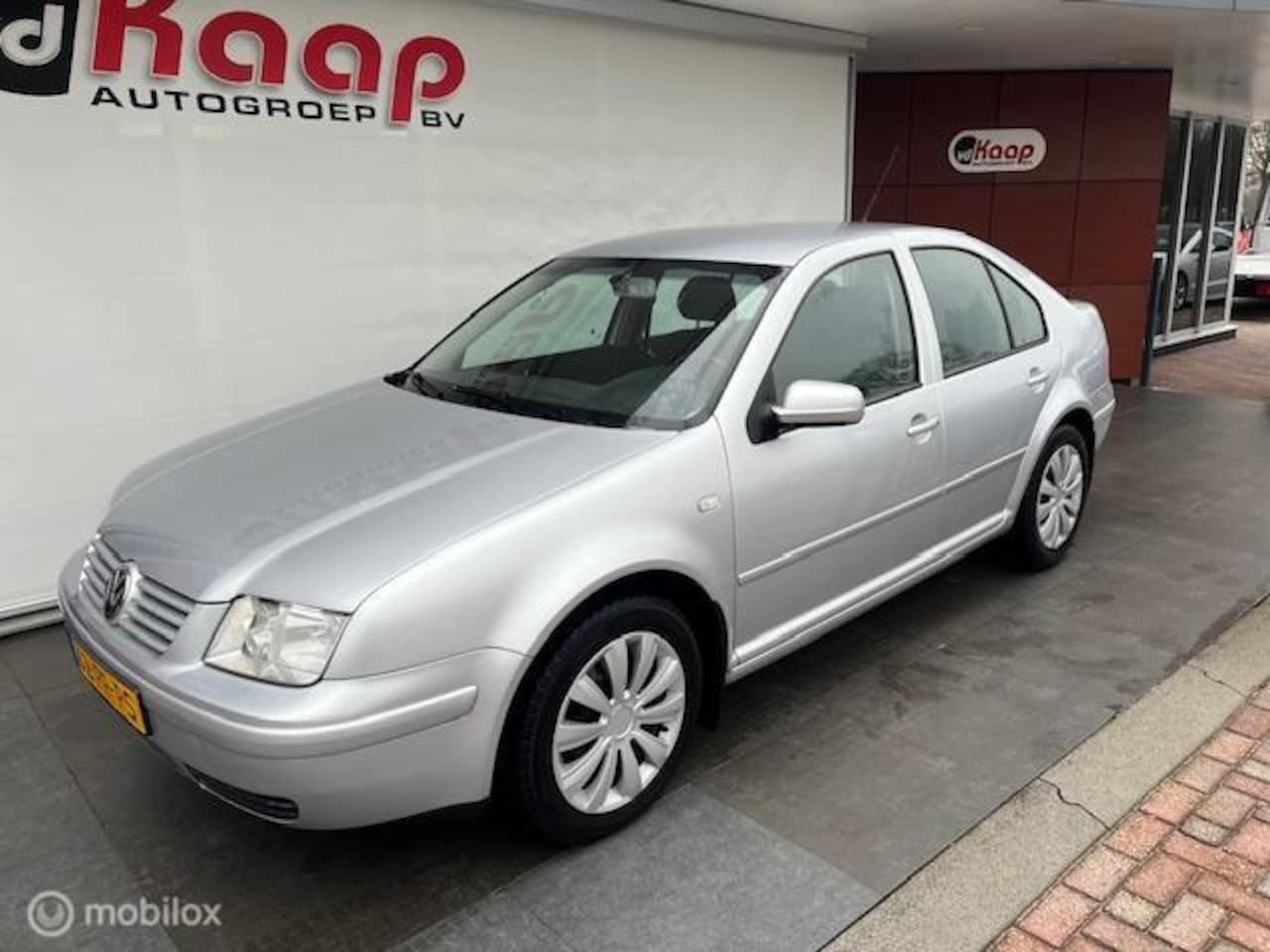 Volkswagen Bora - 1.6-16V Highline EXPORT OF HANDEL - AutoWereld.nl