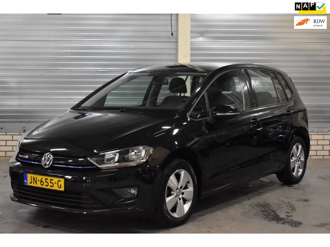 Volkswagen Golf Sportsvan - 1.0 TSI Connected Series Automaat + Navigatie|Apple Carplay|Bluetooth|Camera|Parkeersensor - AutoWereld.nl