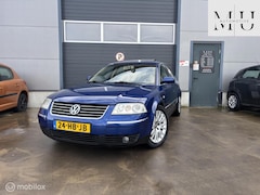 Volkswagen Passat - 2.8 V6 Trendline 4Motion