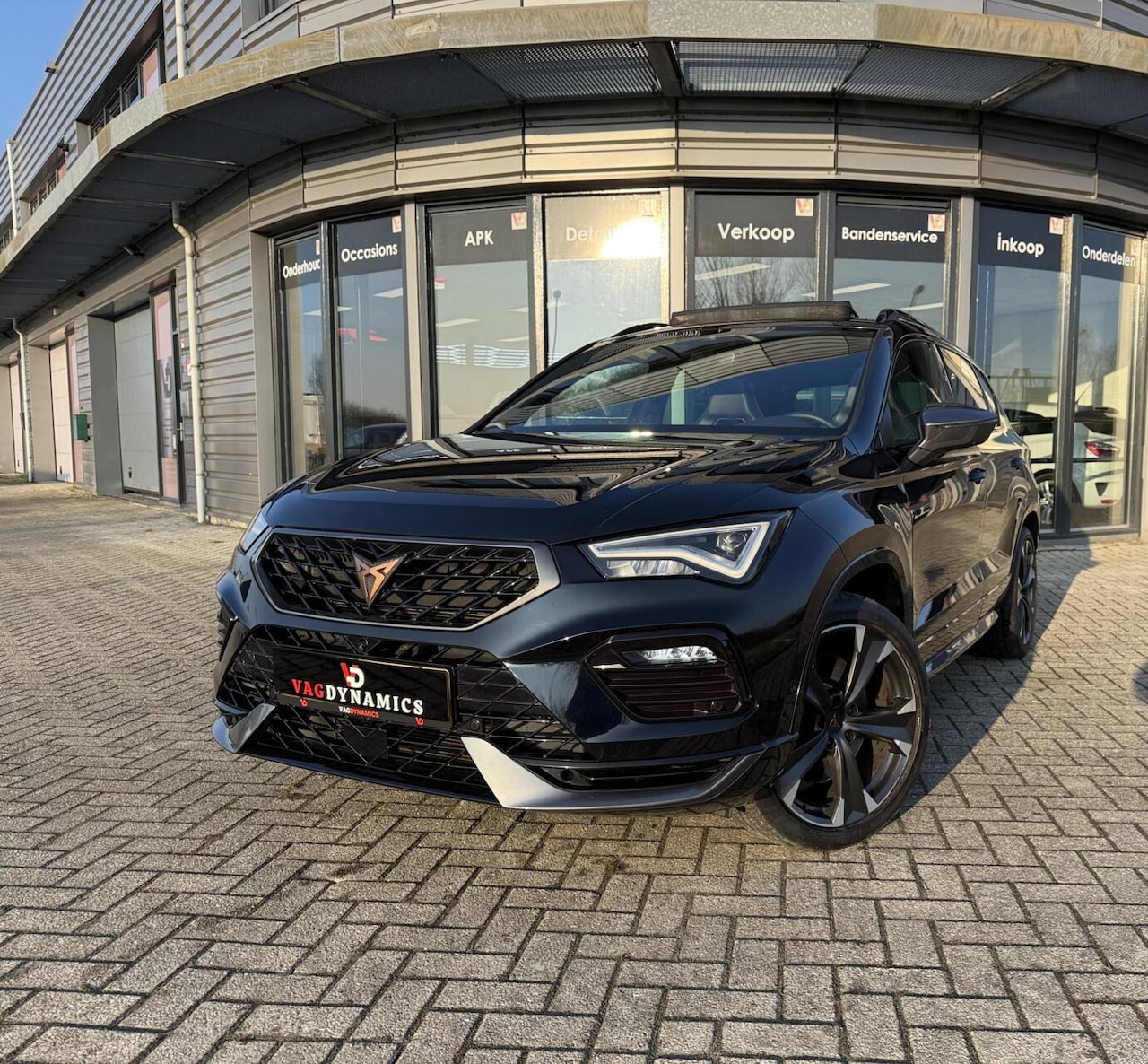 CUPRA Ateca - 2.0 TSI 4DRIVE DEALER VOL BEATS 360 SIDE PANO - AutoWereld.nl