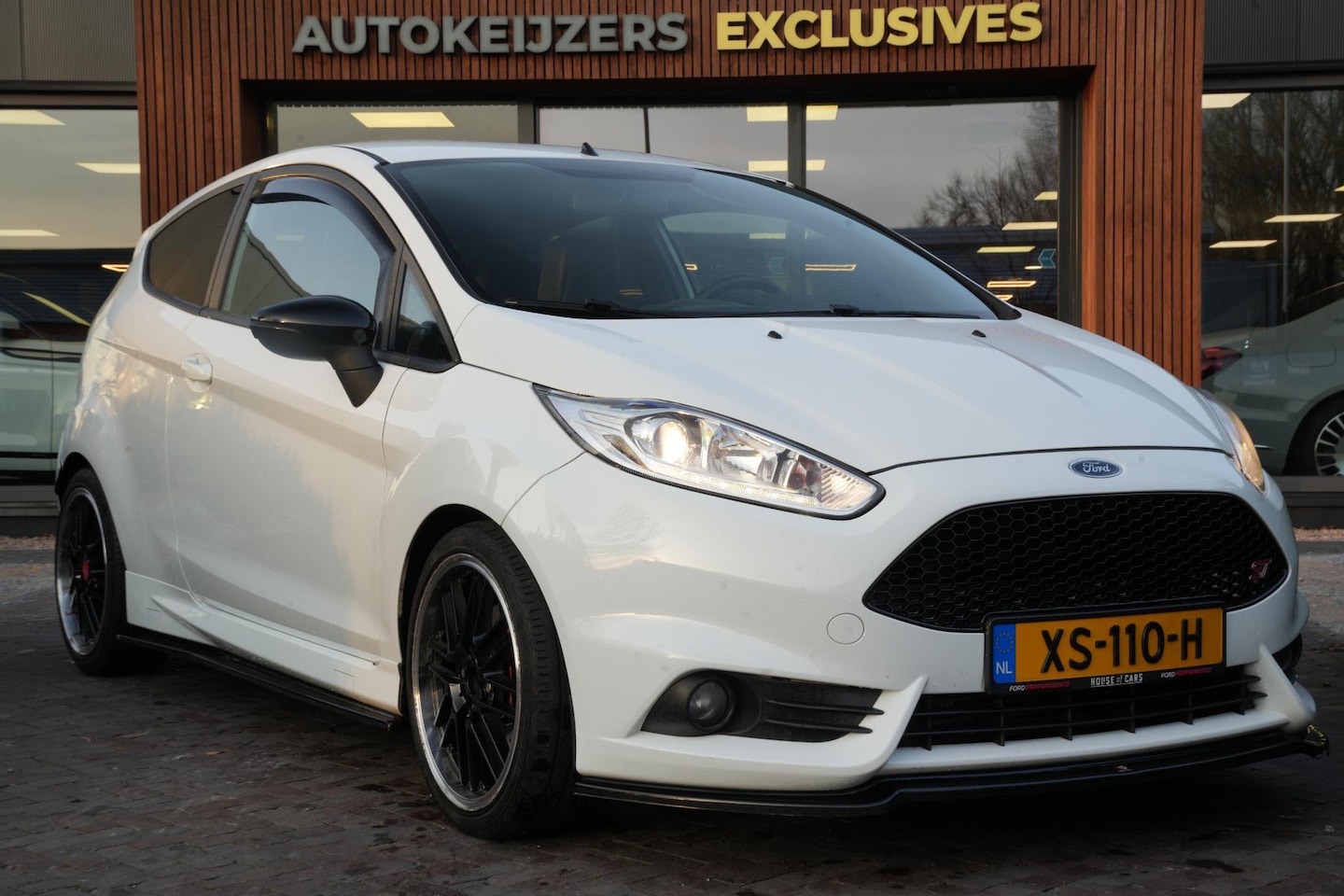 Ford Fiesta - 1.6 ST2 Recaro Stoelverwarming Clima LED - AutoWereld.nl