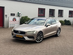 Volvo V60 - B3 163pk Mild Hybrid Aut Essential/ Navigatie/ 19 Inch velgen/ Apple Carplay/ DAB/ Camera