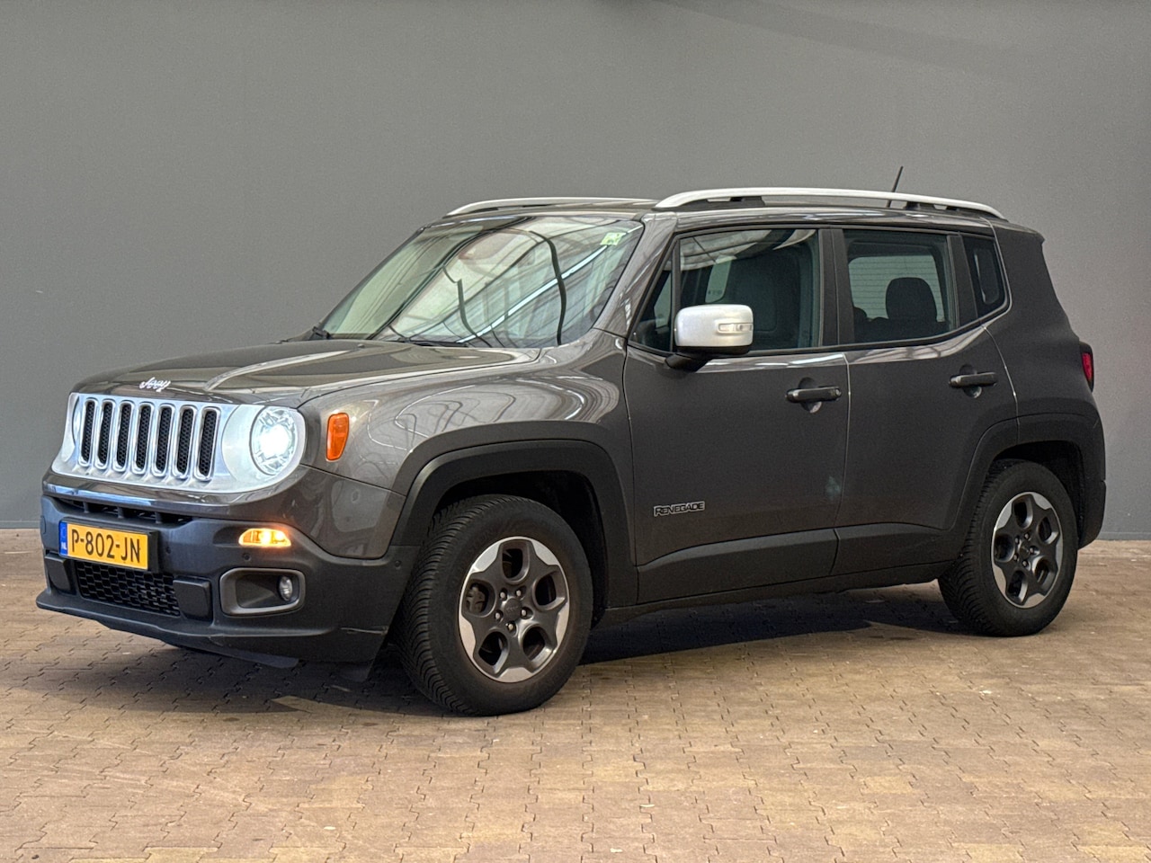 Jeep Renegade - 1.4 MultiAir Limited Automaat | Leder | Winterpack | Lichtmetalen velgen | Navigatie | Air - AutoWereld.nl