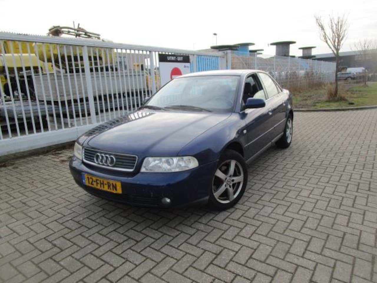 Audi A4 Limousine - 1.8 5V Advance sedan - AutoWereld.nl