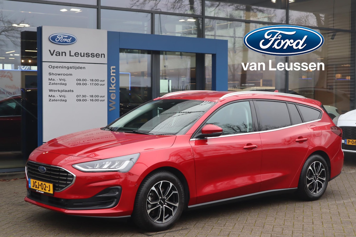 Ford Focus Wagon - 155PK HYBRID AUTOMAAT AD-CRUISE BLISS P-SENSOREN LM-VELGEN CAMERA EL-ACHTERKLEP 4-JR GARAN - AutoWereld.nl