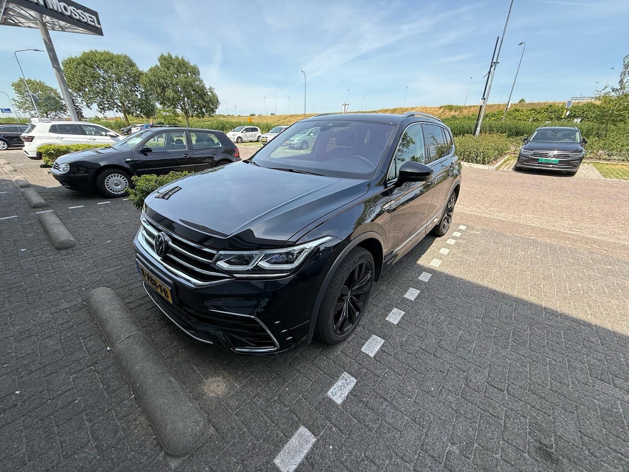 Volkswagen Tiguan Allspace - 1.5 TSI R-Line Business 150 PK| Origneel Nederlands | 1e Eigenaar | Dealeronderhouden | 7 - AutoWereld.nl