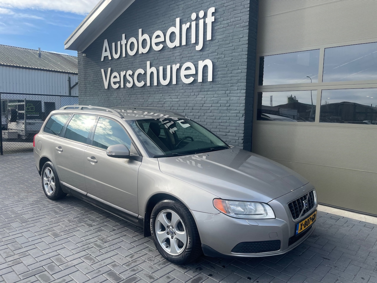 Volvo V70 - 2.5T automaat stoelverwarming trekhaak btw - AutoWereld.nl