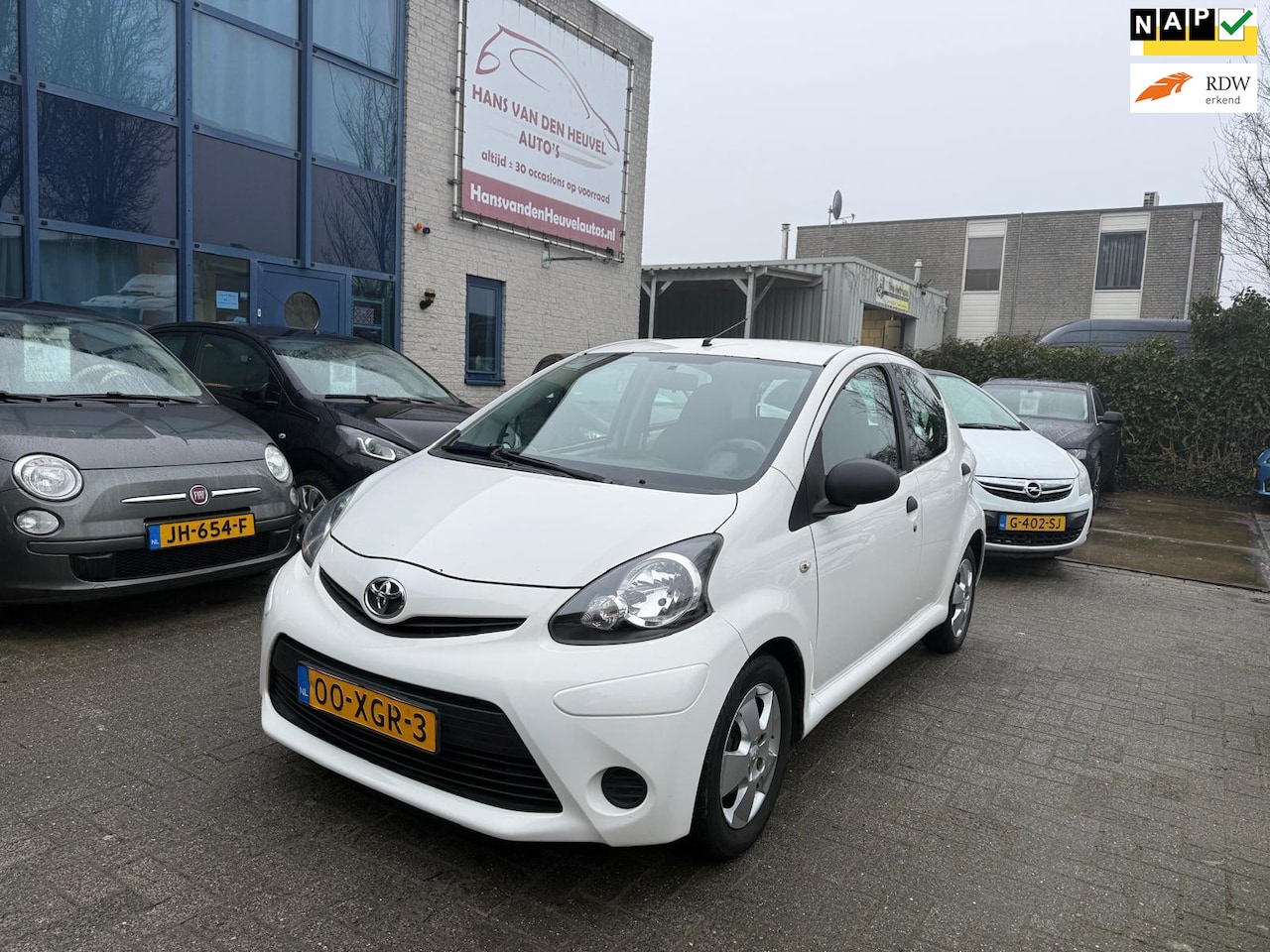 Toyota Aygo - 1.0 VVT-i Comfort 1.0 VVT-i Comfort 5-drs, Airco, APK 02/27 - AutoWereld.nl