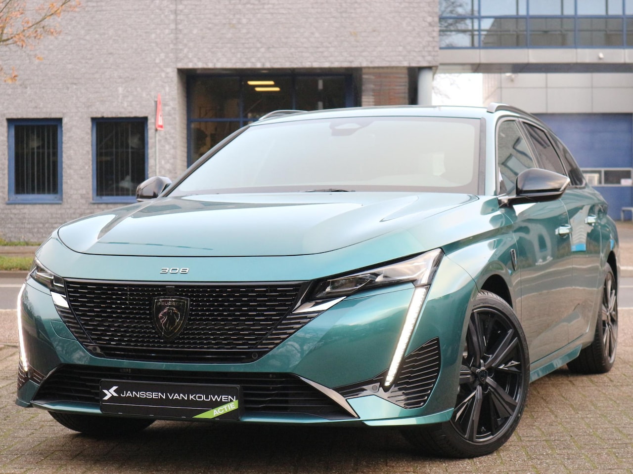 Peugeot 308 SW - 1.2 Hybrid 145 e-DCS6 GT / ACTIE / Alcantara executive / 360 Camera - AutoWereld.nl